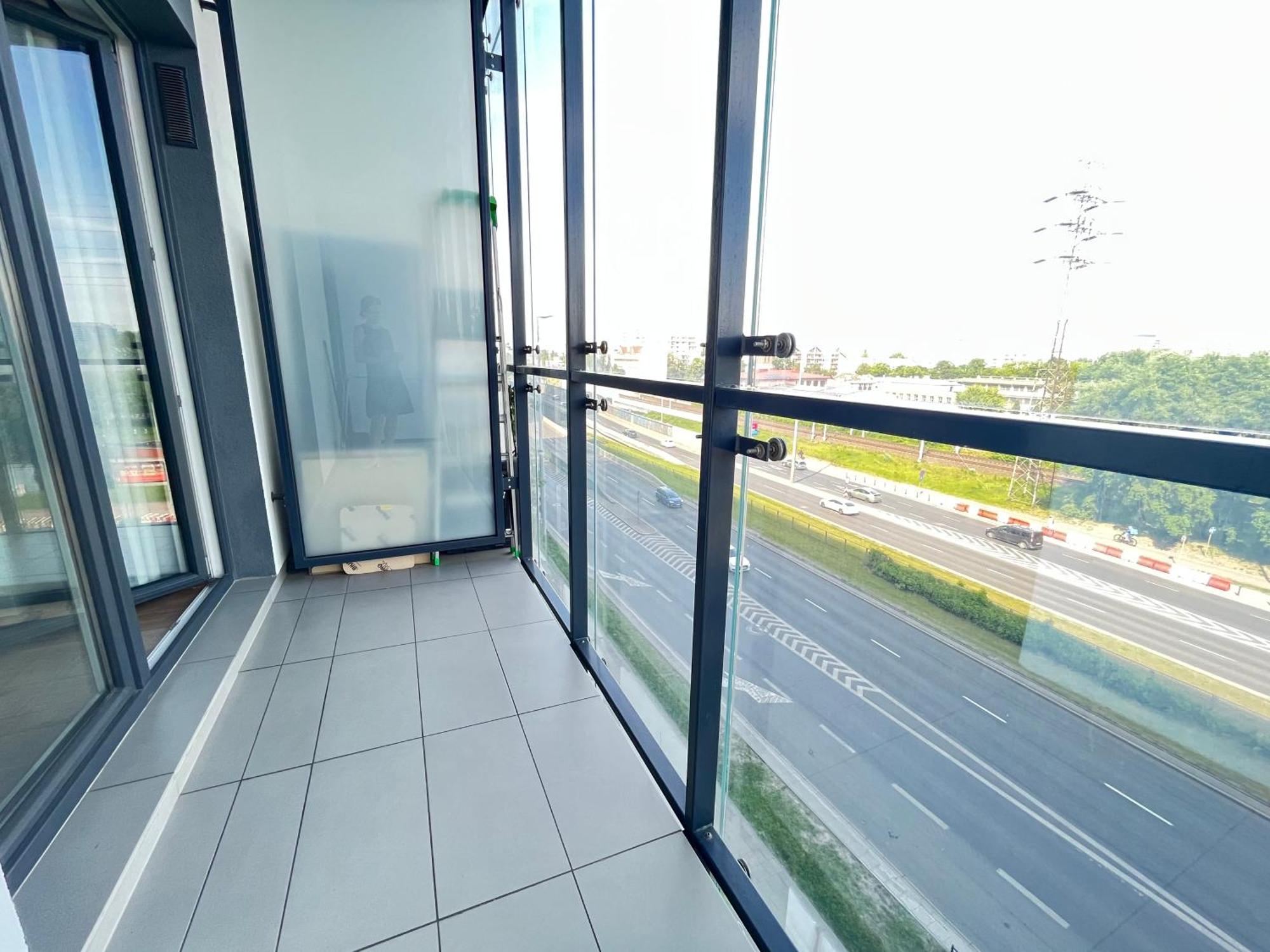 Prymasa Tysiaclecia 83A Free Garage By Perfect Apart وارسو المظهر الخارجي الصورة