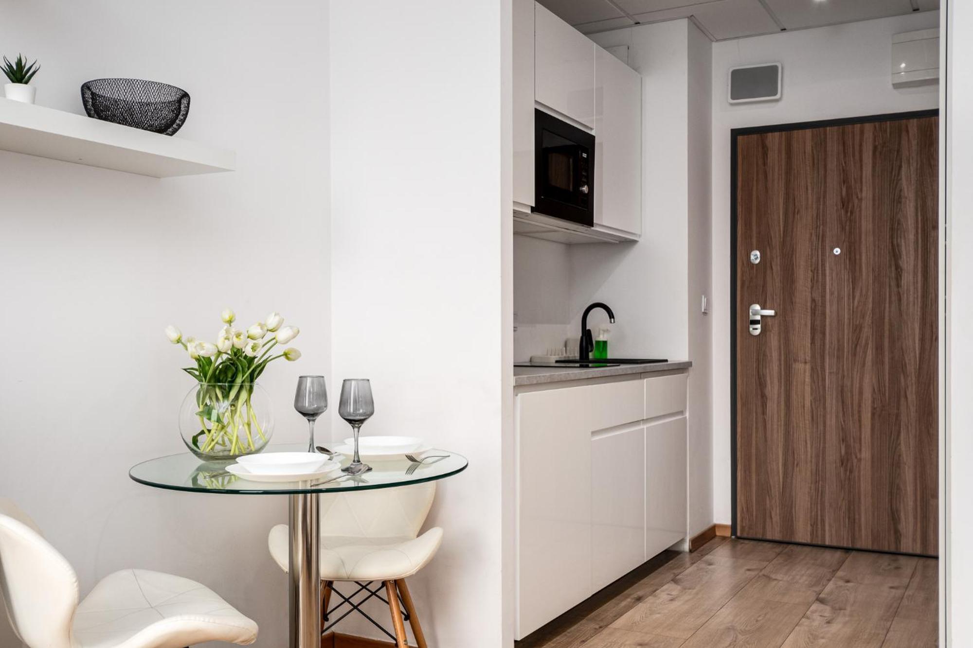 Prymasa Tysiaclecia 83A Free Garage By Perfect Apart وارسو المظهر الخارجي الصورة